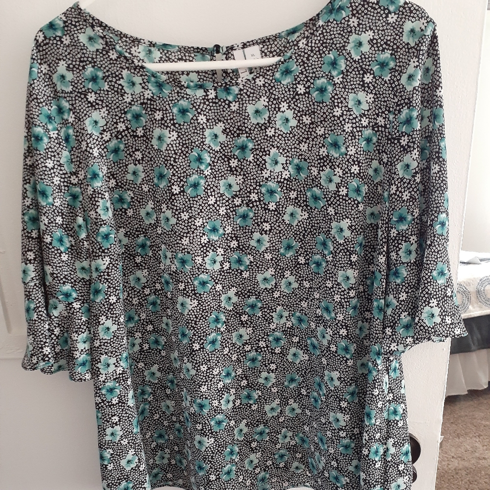 Very flowered  dressy top